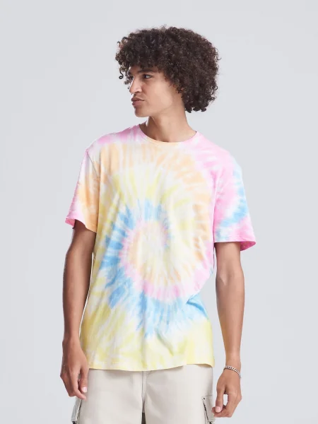 t-shirt-personalizzate-colorate-alla-moda-17.webp