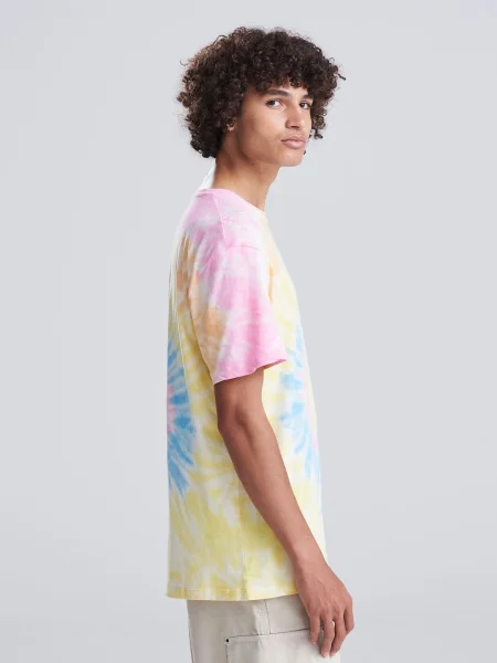 t-shirt-personalizzate-colorate-alla-moda-19.webp