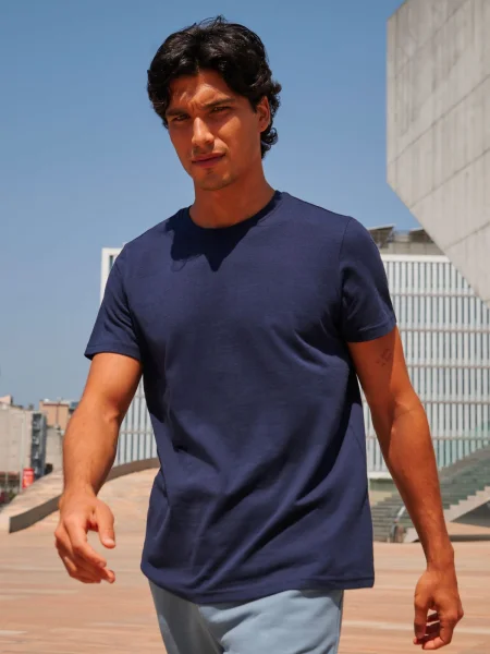 maglietta-unisex-180-g-m2-skinnifit-sustainable-generation-t-20.webp