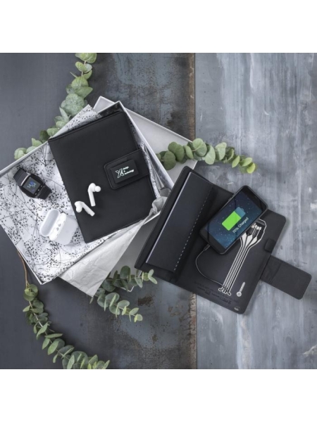 Taccuino A5 con power bank e cavo integrato 3 in 1 personalizzato SCX.design O16