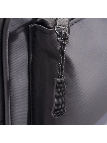 marsupio-personalizzato-demi-design-milano-nolo-waist-bag-02-nero-8.webp