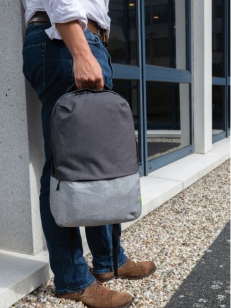 Zaino pc 15.6 in R-PET personalizzabile