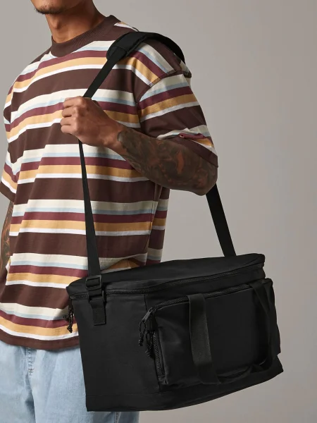 borsa-frigo-rigida-personalizzata-bagbase-large-cooler-shoulder-10.webp