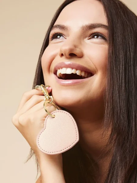 portachiavi-in-similpelle-personalizzato-bag-base-boutique-heart-key-clip-2.webp