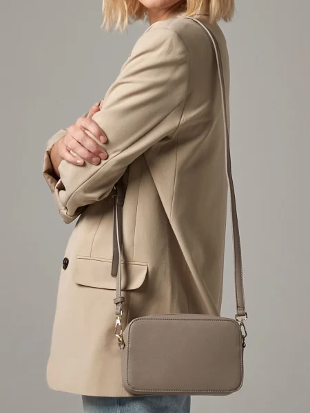 borse-a-tracolla-personalizzate-bag-base-boutique-11.webp