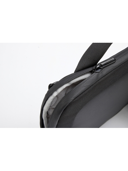 6_borsa-porta-pc-16-personalizzata-con-logo.jpg