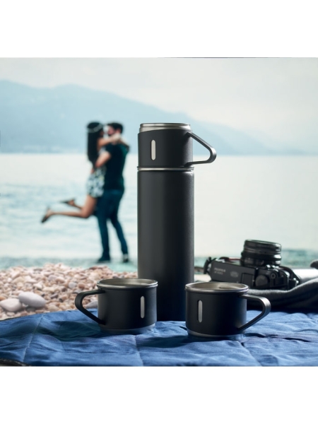 Thermos da viaggio in set con tazze