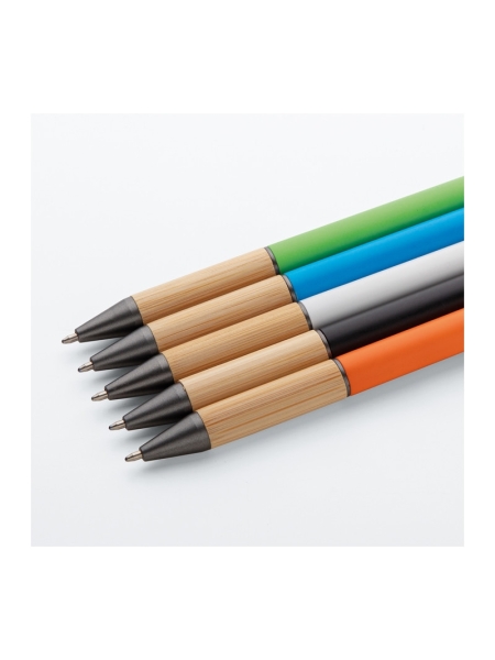 Penna a sfera meccanismo a scatto fusto in plastica e bamboo Elba