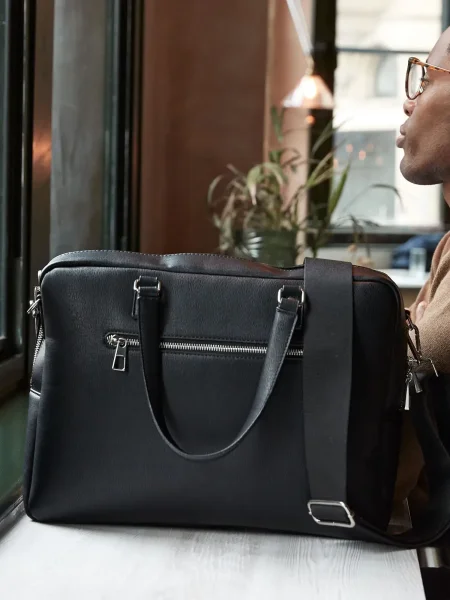 borse-per-pc-portatili-in-poliestere-riciclato-quadra-tailored-luxe-briefcase-5.webp