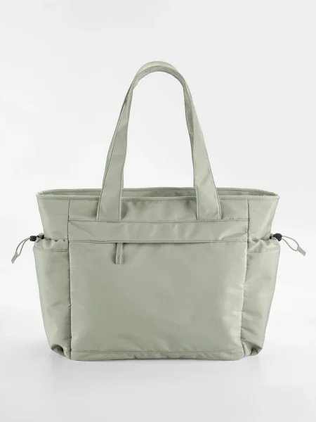 borse-per-laptop-in-poliestere-riciclato-quadra-studio-oversized-tote-fresh-green-16.webp
