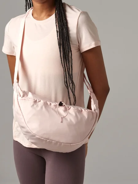 marsupio-in-poliestere-riciclato-quadra-studio-cross-body-bag-13.webp
