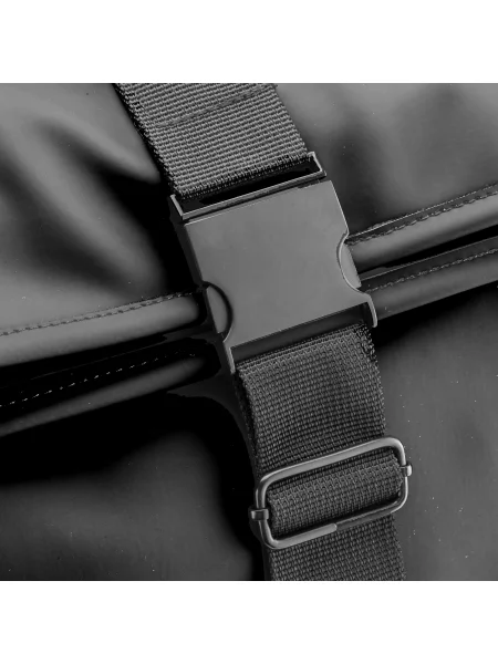 zaino-roll-top-water-resistant-porta-pc-personalizzato-demi-design-milano-brera-roll-02-nero-24.webp