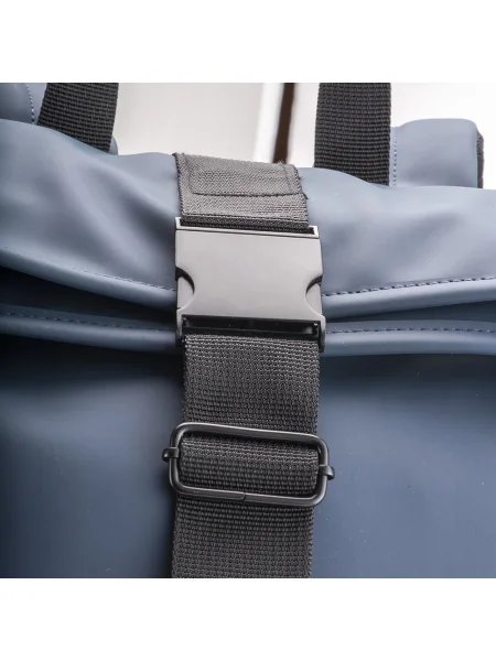 zaino-roll-top-water-resistant-porta-pc-personalizzato-demi-design-milano-brera-roll-blu-scuro-42.webp