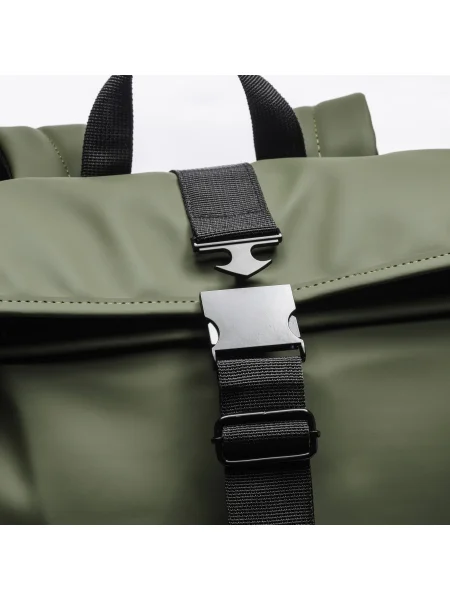 zaino-roll-top-water-resistant-porta-pc-personalizzato-demi-design-milano-brera-roll-verde-scuro-6.webp