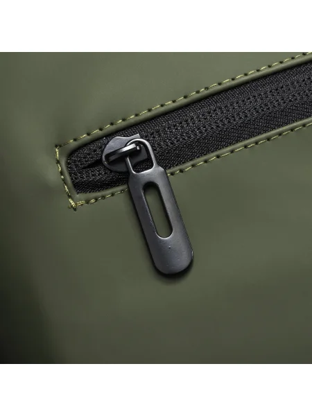 zaino-roll-top-water-resistant-porta-pc-personalizzato-demi-design-milano-brera-roll-verde-scuro-7.webp