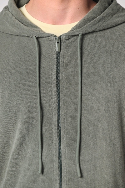 7_felpa-uomo-ecosostenibile-con-cappuccio-e-zip-in-spugna.jpg
