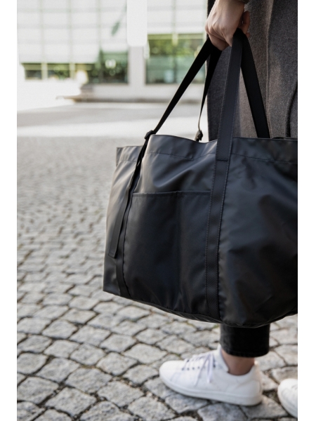 5_maxi-shopper-in-poliestere-riciclato-grs-vinga-livorno.jpg