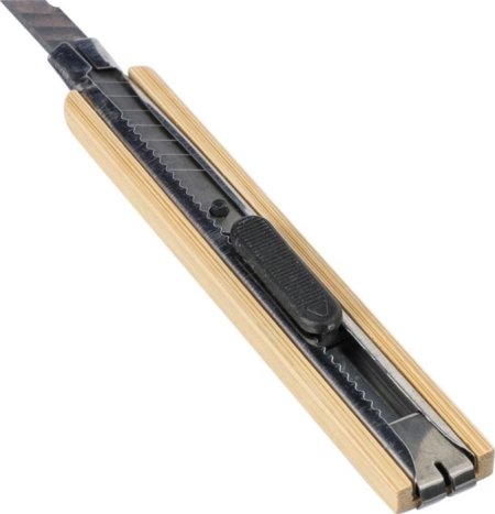 2_cutter-in-metallo-con-corpo-in-bambu-jeffrey.jpg