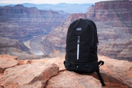 Zaino da viaggio porta pc in R-Pet Nomad BrandCharger