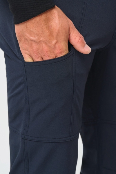 8_pantaloni-uomo-elasticizzati-riciclati.jpg
