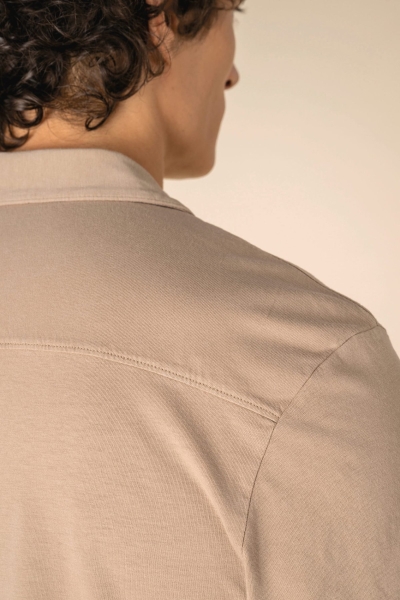 6_camicia-uomo-ecosostenibile-slavata-a-maniche-corte-con-collo-bowling-in-jersey.jpg