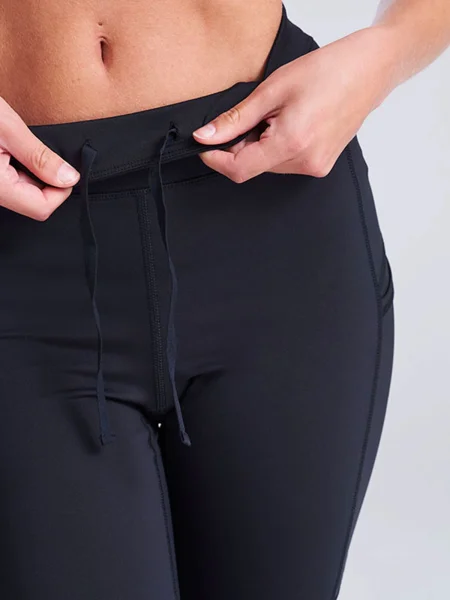 womens-recycled-tech-leggins-8.webp