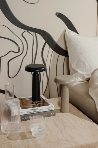 Lampada da tavolo VINGA Avery RCS