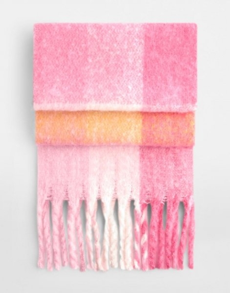 4_fluffy-check-scarf-pink-check.jpg
