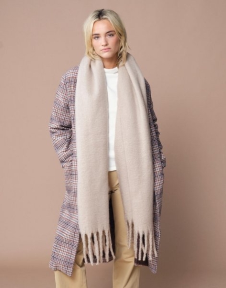 1_fluffy-scarf.jpg
