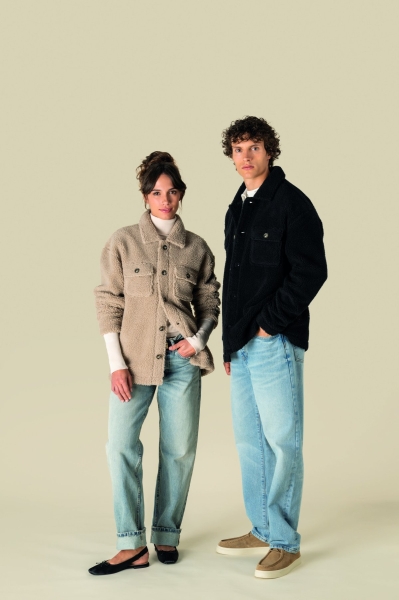3_sovracamicia-unisex-in-sherpa-con-spalle-spioventi.jpg