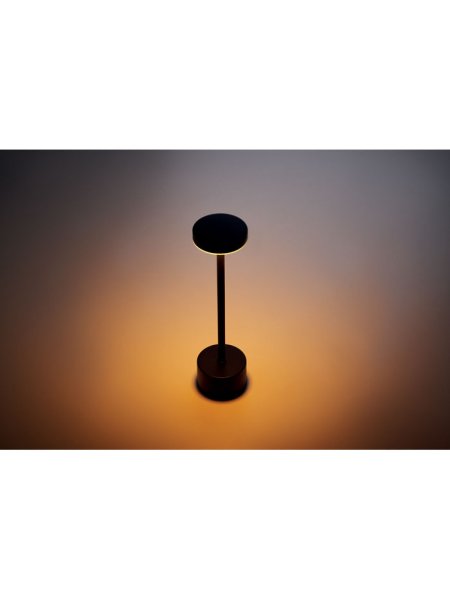 lampada-da-tavolo-in-alluminio-nero-4.jpg