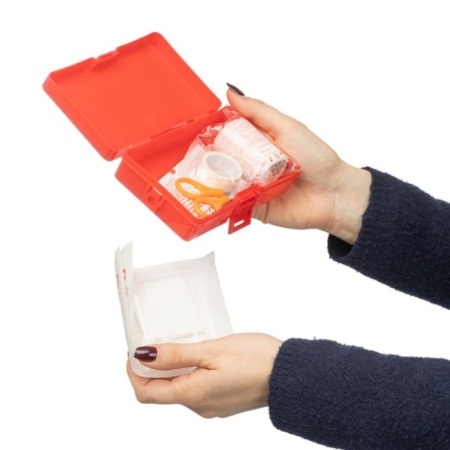 3_kit-primo-soccorso-compatto-in-pp-15-pezzi-con-logo-stampasi.jpg