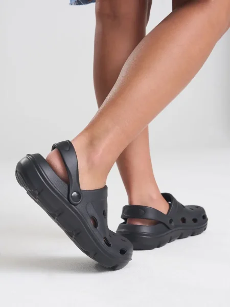 awdis-aero-clogs-3.webp