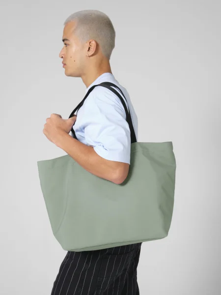 borsa-in-poliestere-riciclato-personalizzabile-bagbase-original-carryall-tote-bag-27.webp