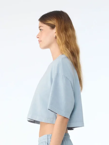 womens-heavyweight-washed-cropped-tee-3.webp