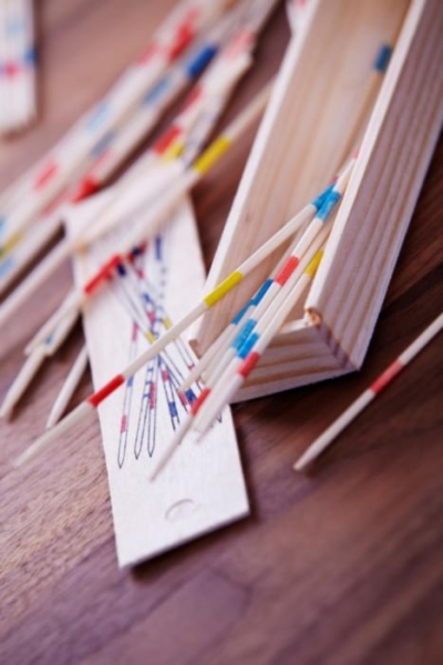 Gioco Mikado con scatola in legno certificata FSC® Cas