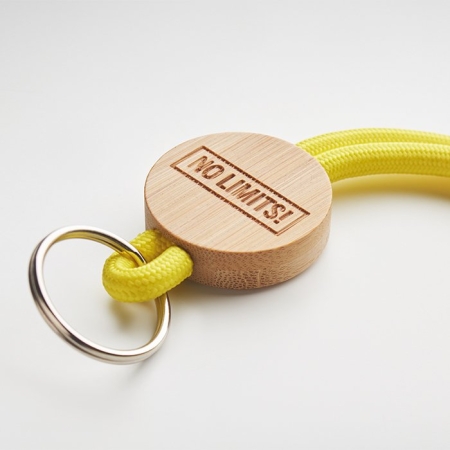 4_lanyard-tubolare-in-poliestere-con-placca-in-bambu-personalizzato.jpg