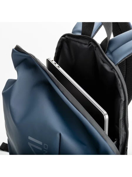 zaino-porta-pc-in-soft-pu-water-resistant-05-blu-10.webp