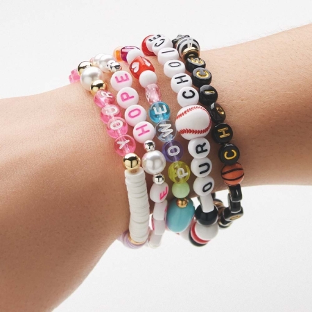 Bracciale con charm con opzioni di perline premium aggiuntive