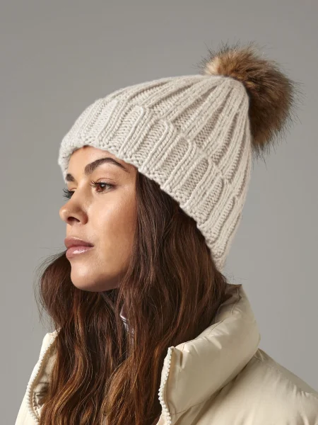 cappellino-invernale-con-pon-pon-personalizzato-beechfield-faux-fur-pop-pom-chunky-13.webp