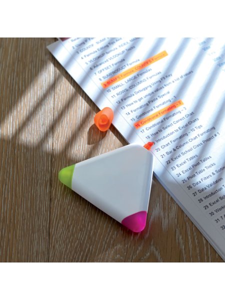 evidenziatori-triangle-3-colori-bianco-5.jpg