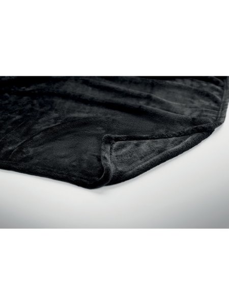 coperta-in-pile-e-set-2-tazze-nero-3.jpg