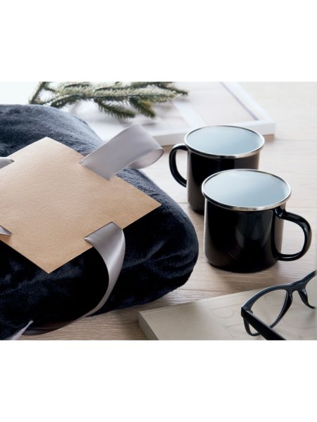 coperta-in-pile-e-set-2-tazze-nero-7.jpg
