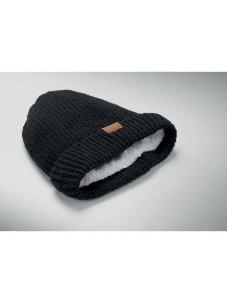 berretto-in-maglia-con-bordino-nero-3.jpg