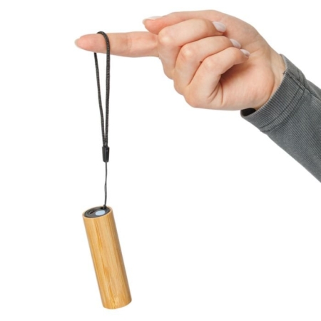 3_torcia-ricaricabile-in-bambu-con-logo-stampasi.jpg