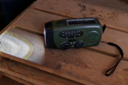 20_radio-demergenza-ricaricabile-con-logo-stampasi.jpg
