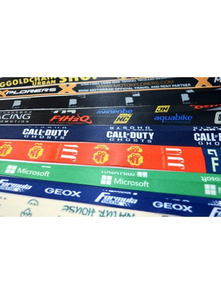 p_a_particolare_lanyard_1_1_2.jpg