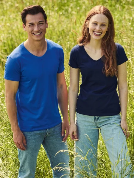 maglietta-uomo-personalizzata-fruit-of-the-loom-iconic-150-v-neck-t-42.webp